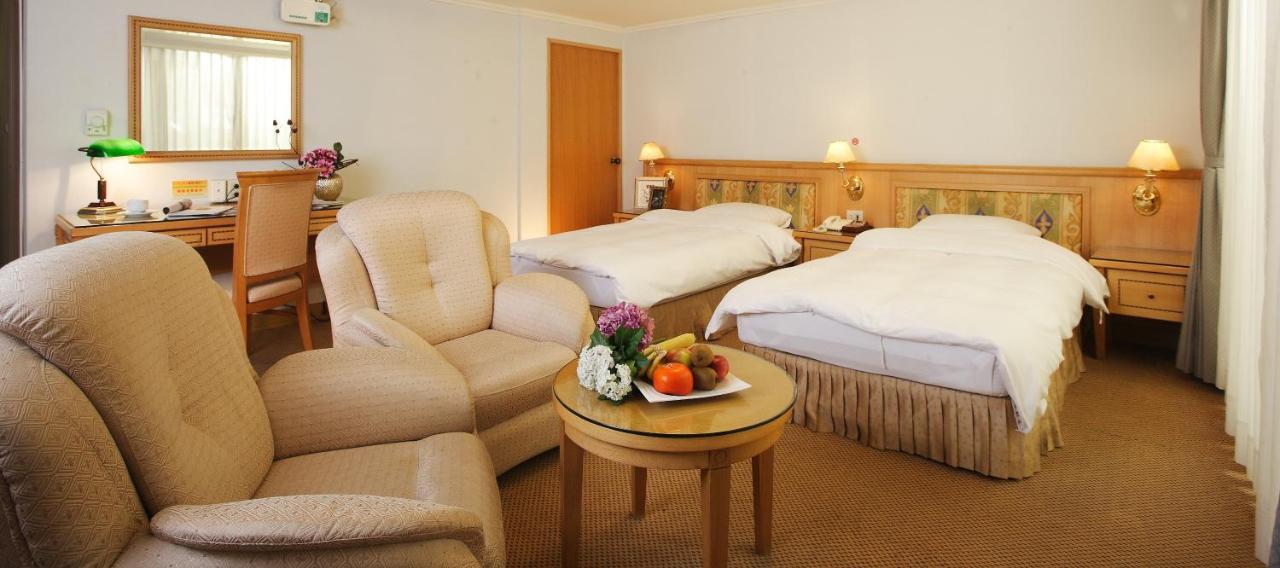 סינצ'ו סיטי Kingdom Hotel מראה חיצוני תמונה