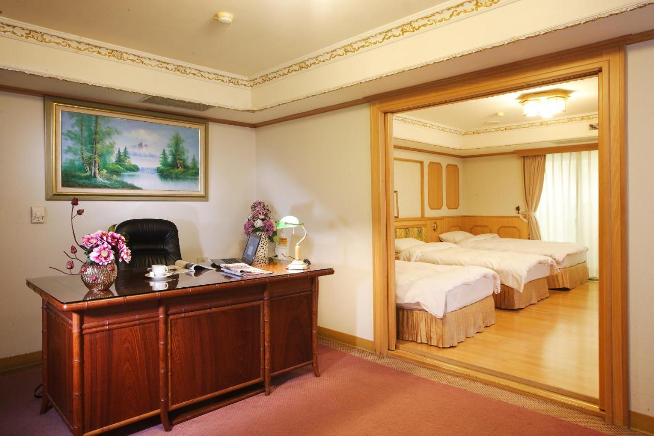 סינצ'ו סיטי Kingdom Hotel מראה חיצוני תמונה